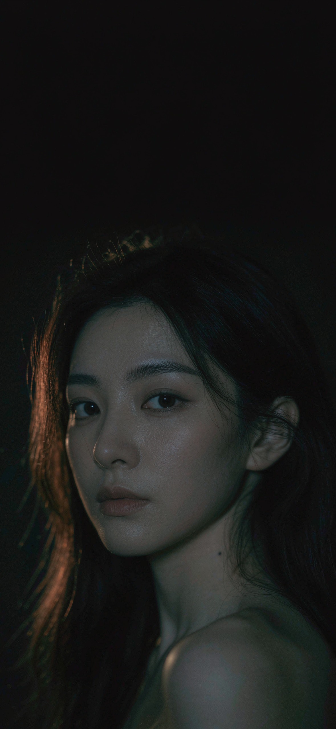 暗调轮廓光 · 1179×2556 美女帅哥壁纸