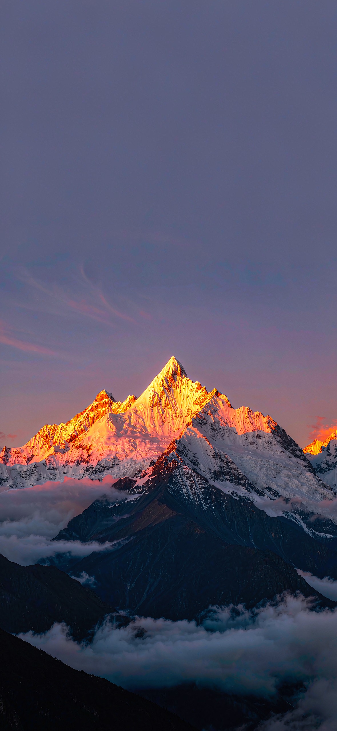 暮色金山 · 1179×2556 风景壁纸